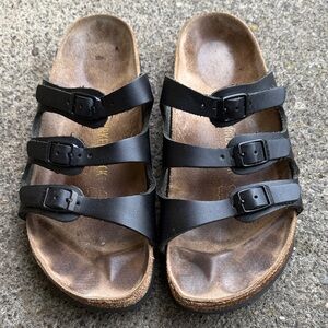 EUC Birkenstock Florida Soft Footbed Black Leather Strappy Sandals EU40 US 9/9.5